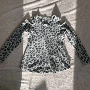 snow leopard sweater S